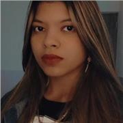 Docente en formación de español e inglés que imparte clases a niños de básica primaria